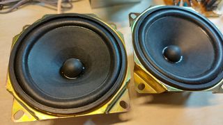 Amplificador Sony con altavoces