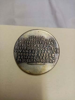 Benito Mussolini, gran medalla de plata, anv. Retr