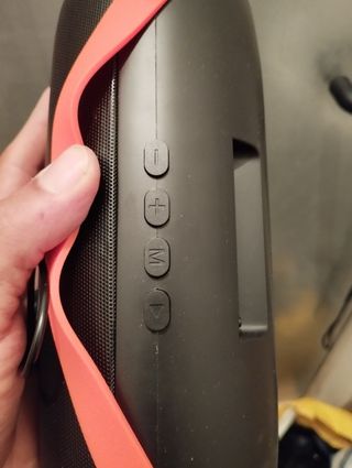 altavoz grande, buen sonido y luces. (kimiso)