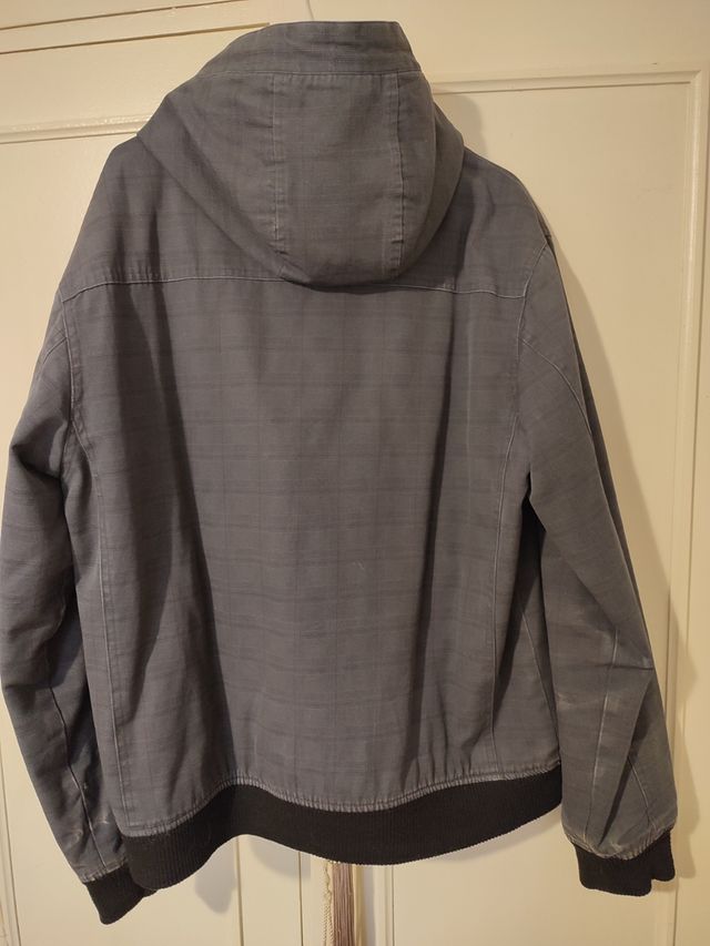 Giacca con cappuccio