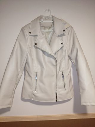 chaqueta cuero blanco