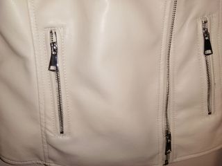 chaqueta cuero blanco