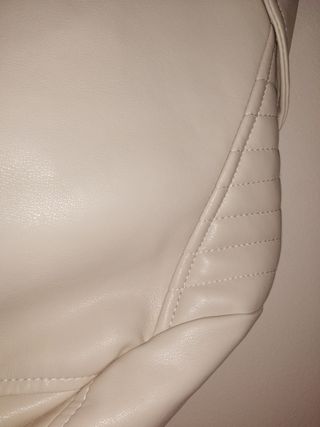 chaqueta cuero blanco