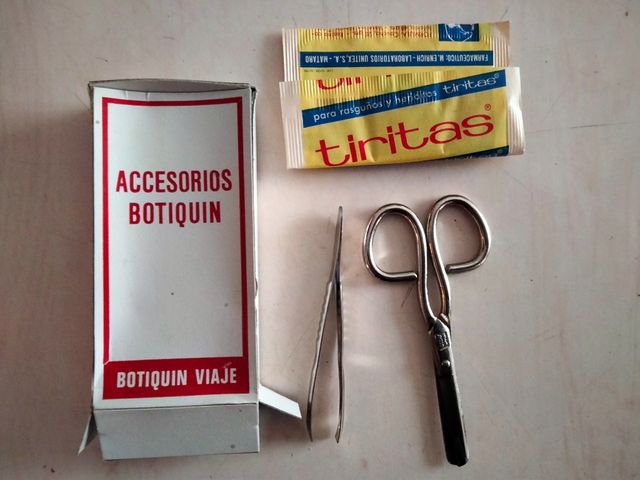 Botiquín coche 1960 SIN ESTRENAR