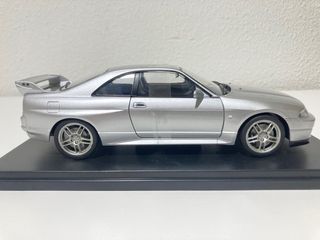 Nissan Skyline GT-R33 a escala 1/24
