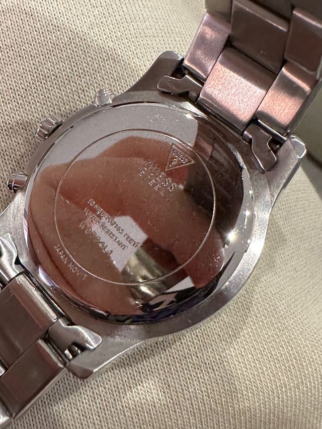 Reloj Guess con esfera rosa y azul