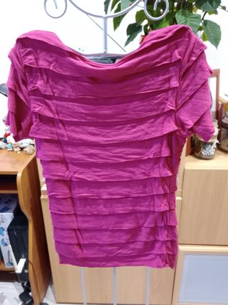 Camiseta con volantes.