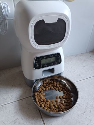 ALIMENTADOR AUTOMATICO INTELIGENTE PARA MASCOTAS