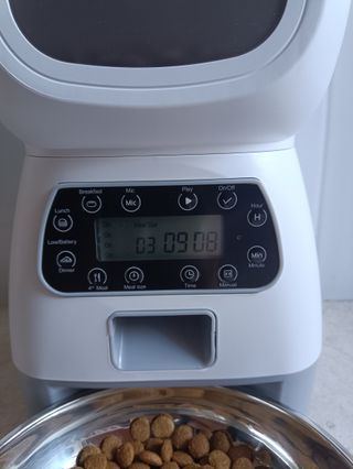 ALIMENTADOR AUTOMATICO INTELIGENTE PARA MASCOTAS