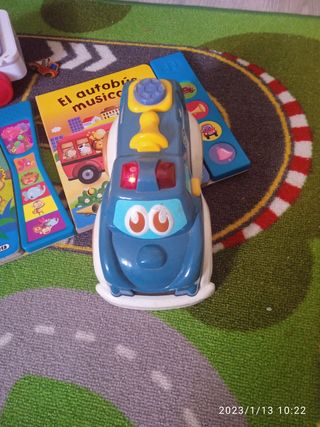 lote juguetes y libro