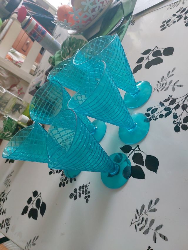 set 6 coppe gelato in plastica dura azzurre