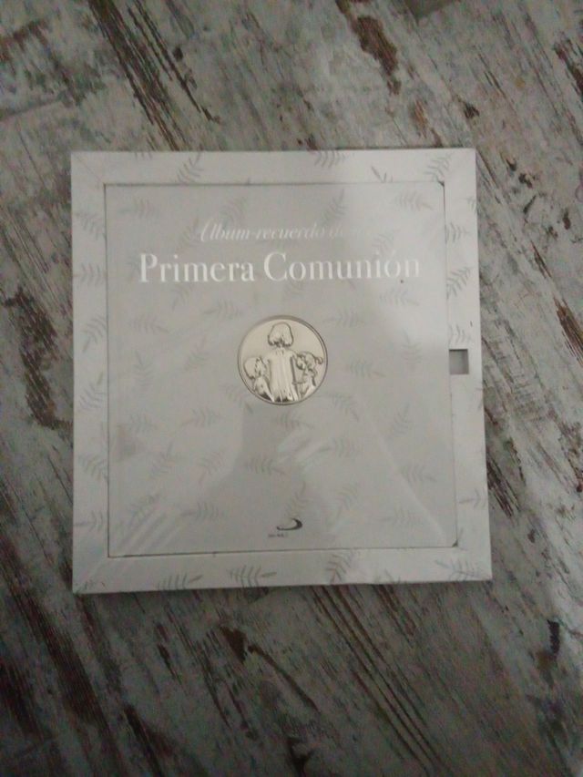 ÁLBUM RECUERDO DE MI PRIMERA COMUNIÓN