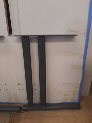 Pareja pies patas metálicas mesa. Ref M42P