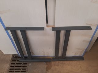 Pareja pies patas metálicas mesa. Ref M42P