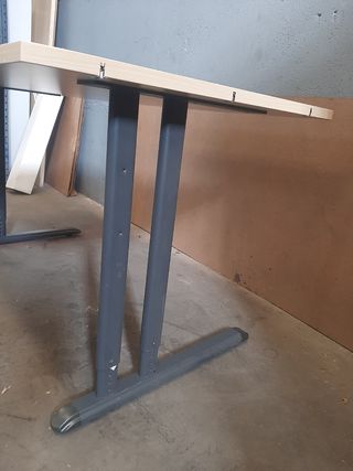 Pareja pies patas metálicas mesa. Ref M42P