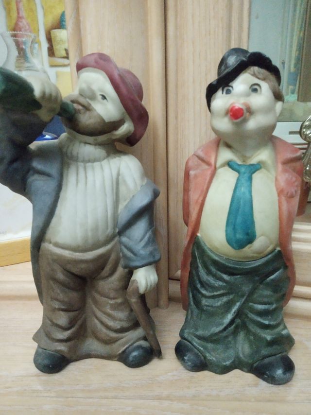 Pareja de huchas de cerámica