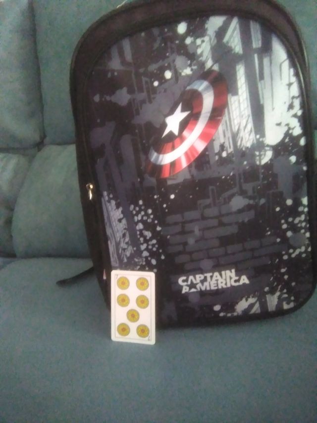 mochila capitán América de 42