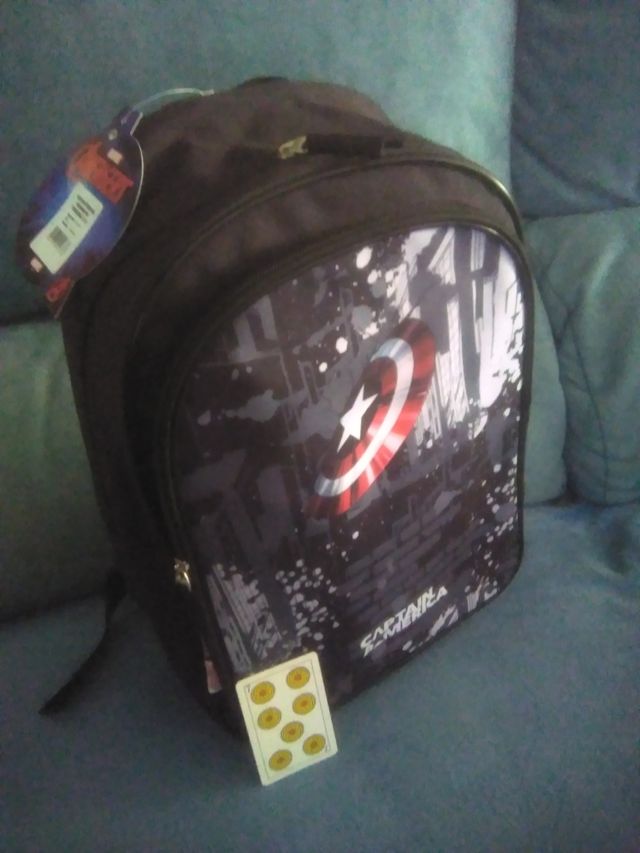 mochila capitán América de 42