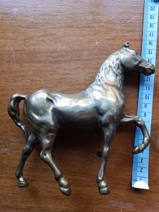 Figura caballo de bronce