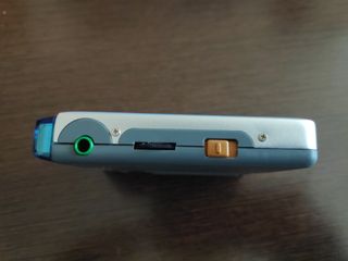 Radio portatil digital Phillips AE6775/00.