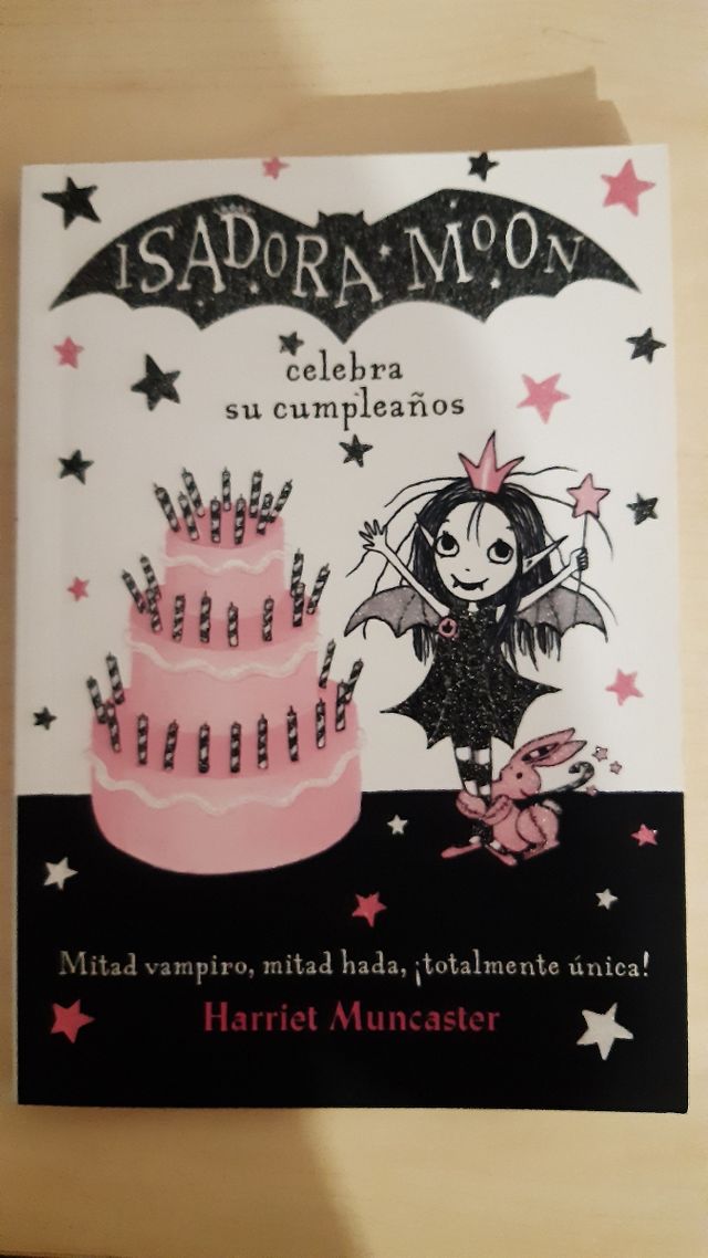 isadora moon va de viatge y va al colegio