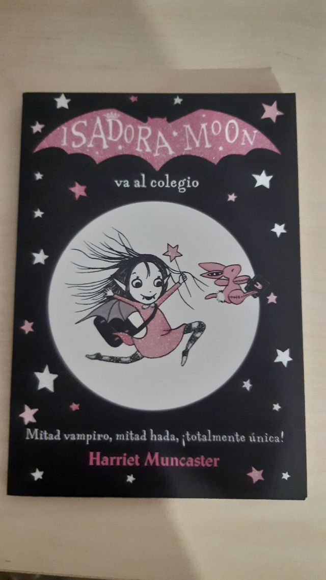 isadora moon va de viatge y va al colegio