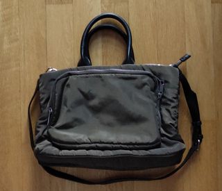 Bolso acolchado de nylon verde militar