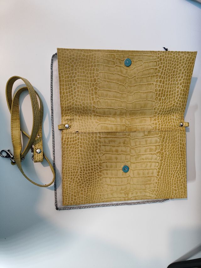 Borsa a mano da donna I SANTI in similpelle gialla