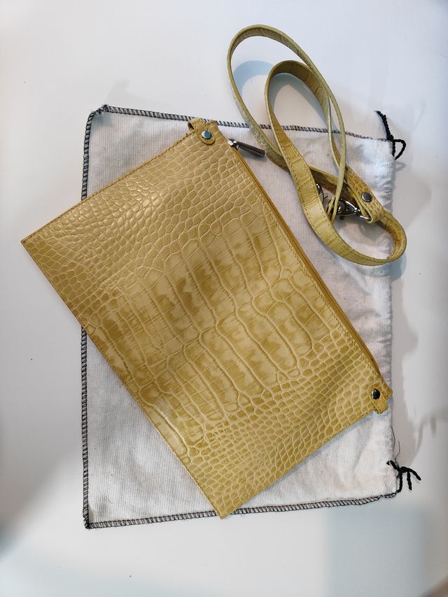 Borsa a mano da donna I SANTI in similpelle gialla