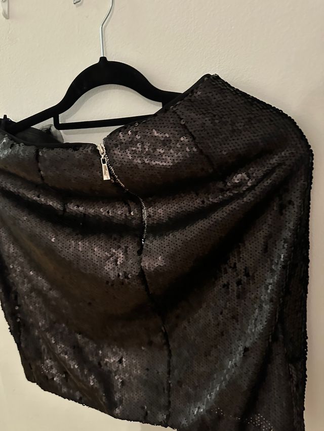 Falda corta lentejuelas negra