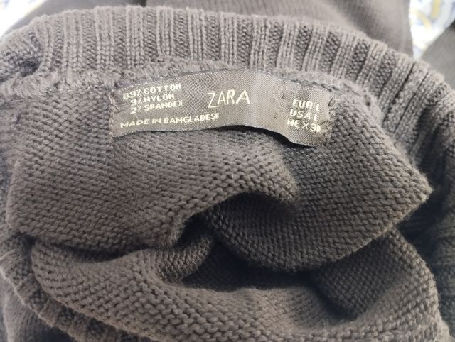 jersey marrón de cuello vuelto