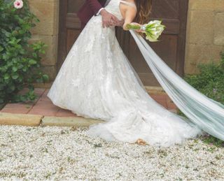 Vestido novia de encaje. 