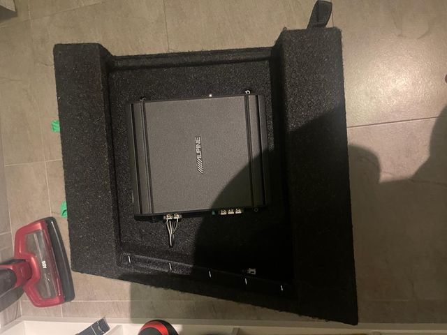 Altavoz amplificador ALPINE