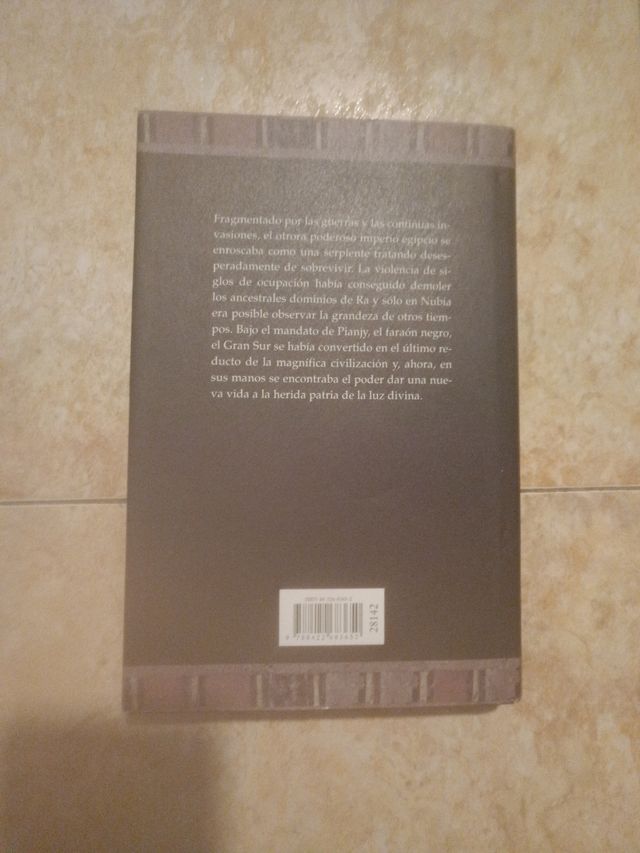Libro El faraón negro de Christian Jacq