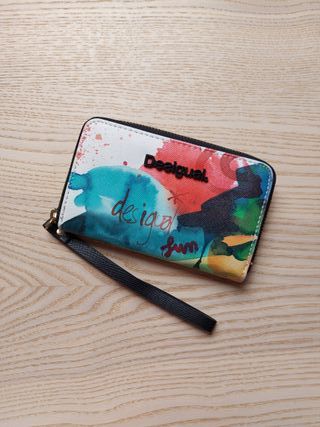 Monedero billetero de Desigual.
