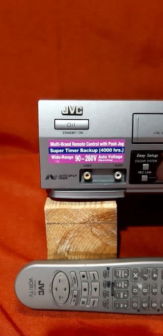 REPRODUCTOR DE VIDEOS MULTISISTEMAS Y MULTIVOLTAJE