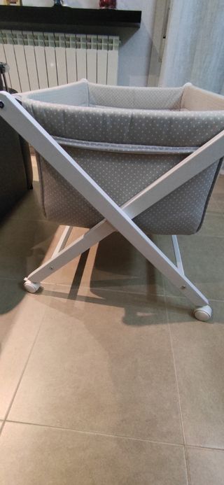 Minicuna con sabanas y colchón extra