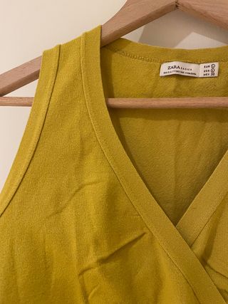 Croptop tirantes amarilla mujer