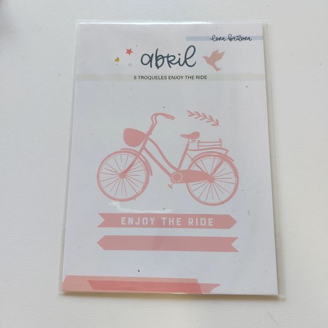 Troqueles de Lora Bailora