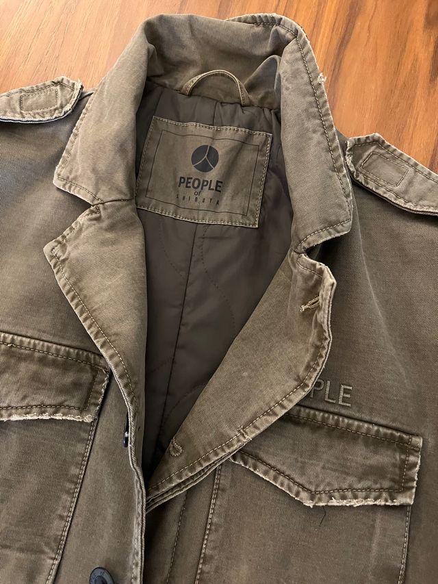 Cazadora de diseño marca People of Shibuya