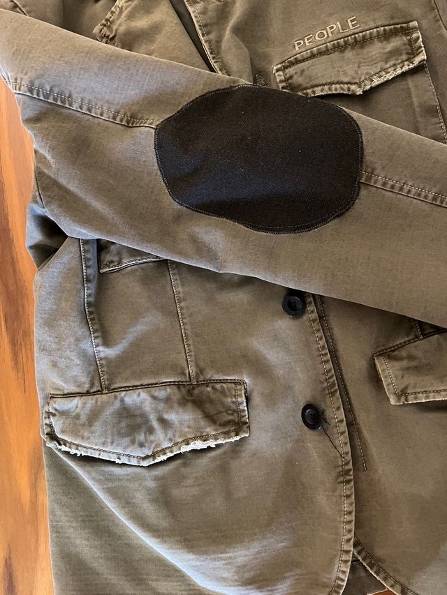 Cazadora de diseño marca People of Shibuya