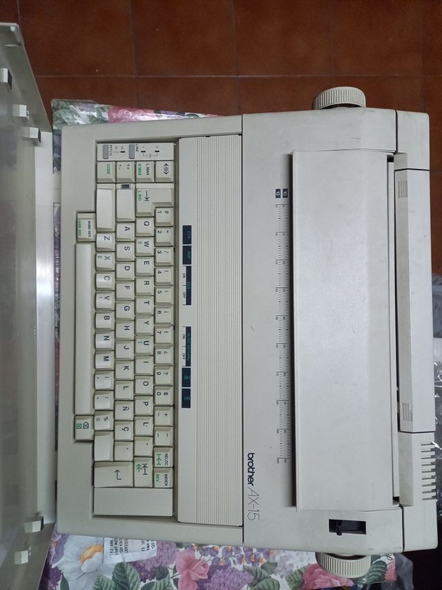 Máquina de escribir Brother AX- 15 nueva