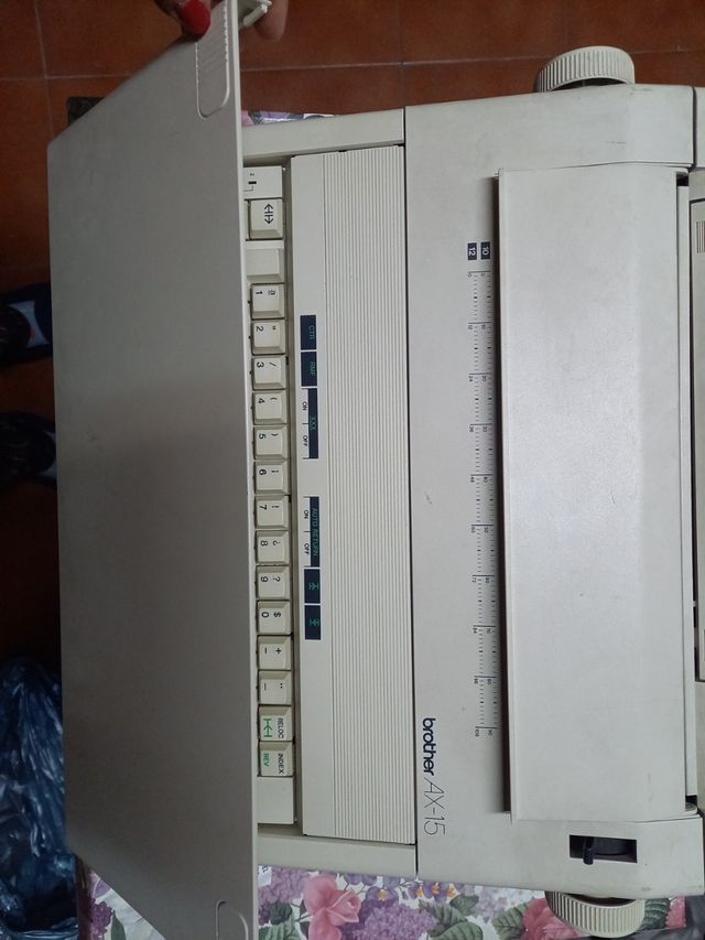 Máquina de escribir Brother AX- 15 nueva