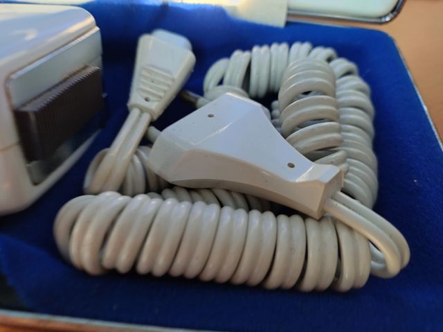 RASOIO ELETTRICO PHILISHAVE TYPE SC 8010