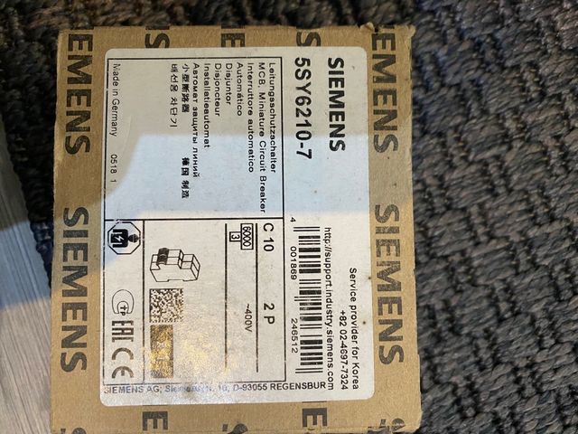 Interruptor automático.