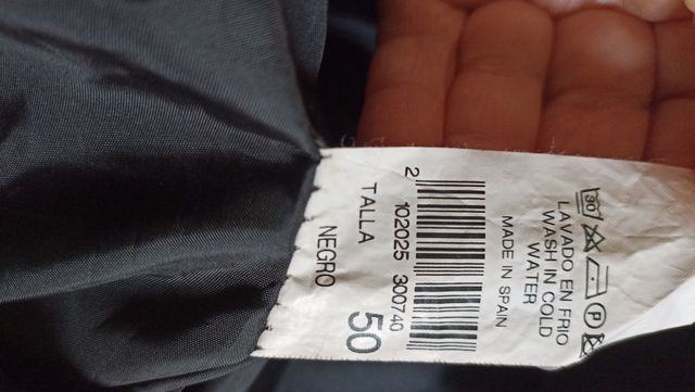 vestido muy elegante con pedrería en el escotes Du