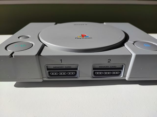 Sony PlayStation 1 completa en perfecto estado