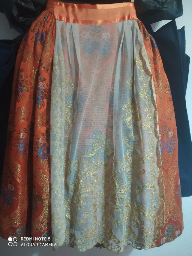 traje de fallera niña + aderezo + peinetas