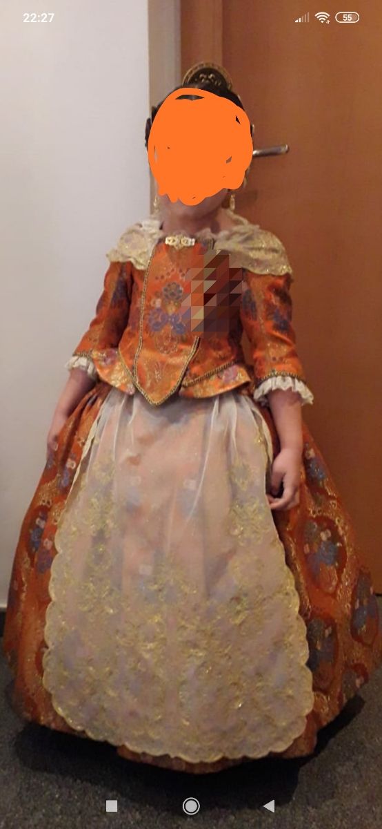 traje de fallera niña + aderezo + peinetas