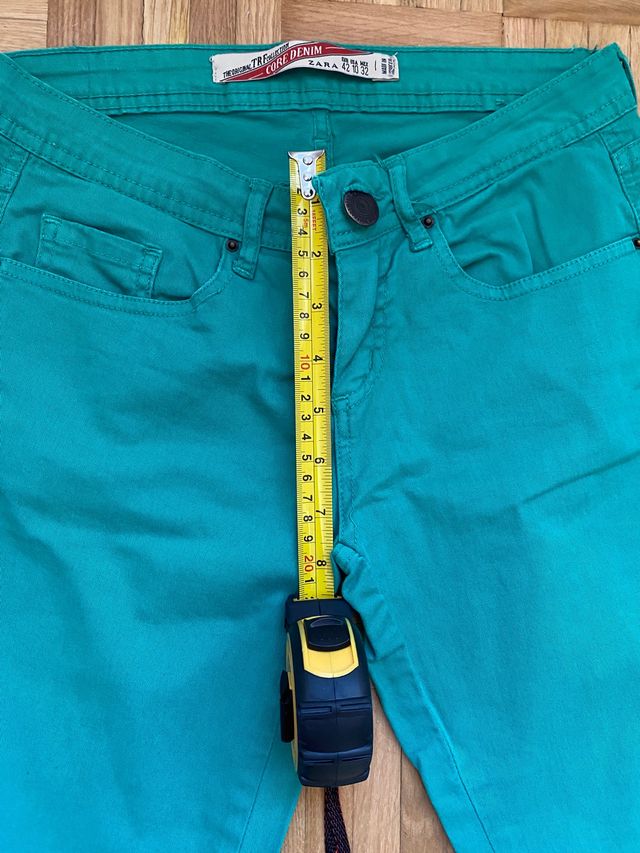 Pantalón pitillo tobillero Zara talla 36